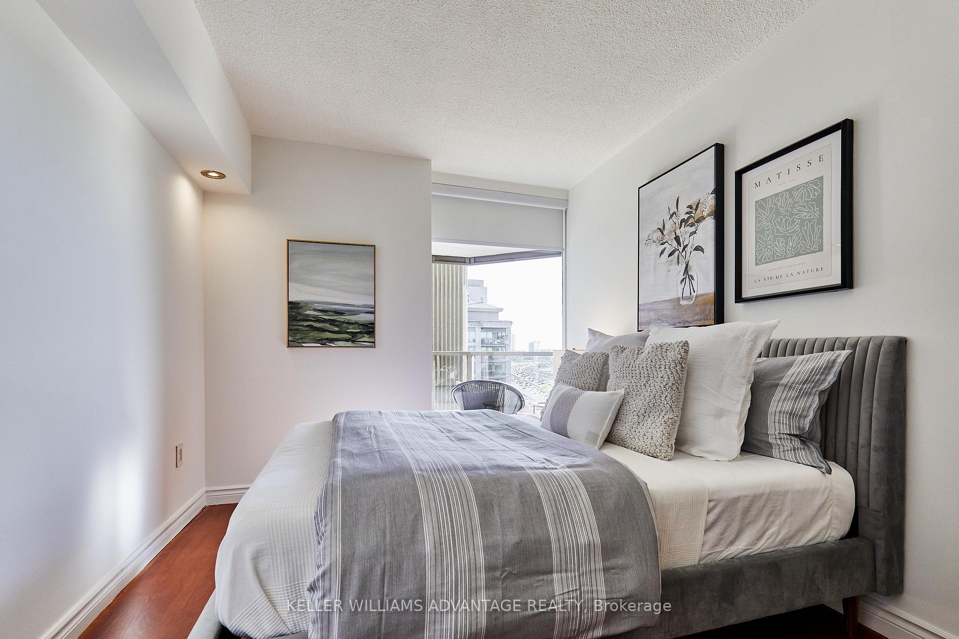 2 Bedrooms Condo at 2045 Lake Shore, Toronto For sale
