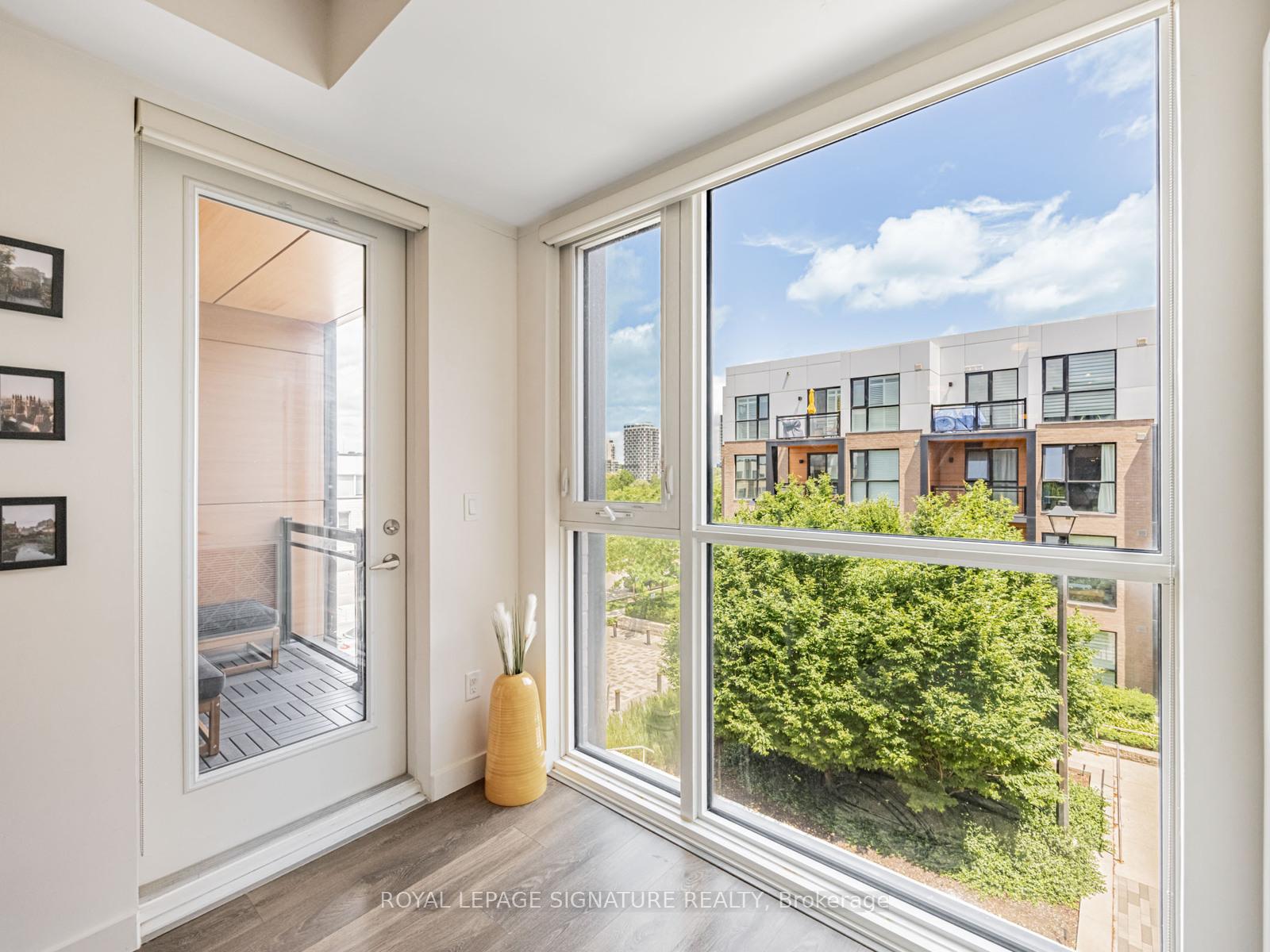1 Bedroom Condo at 210 Sabina, Oakville For sale