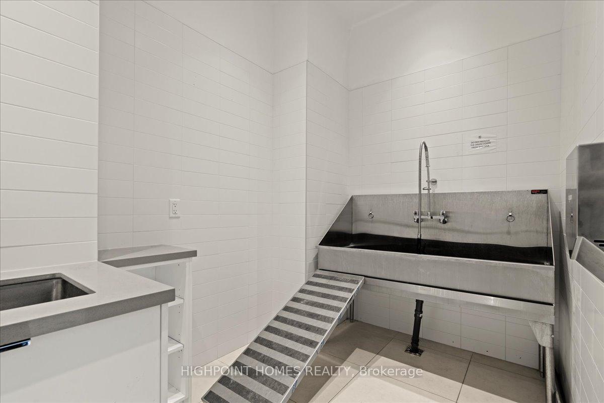 2 Bedrooms Condo at 2033 Kennedy, Toronto For sale