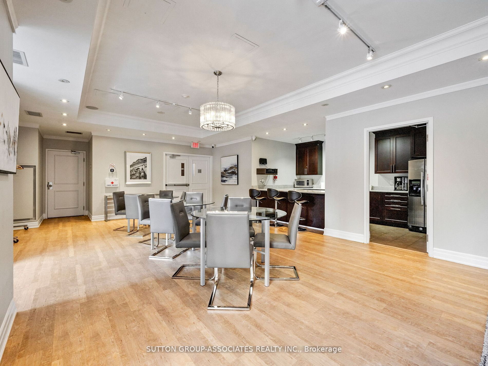 900 Mount Pleasant Road, #320