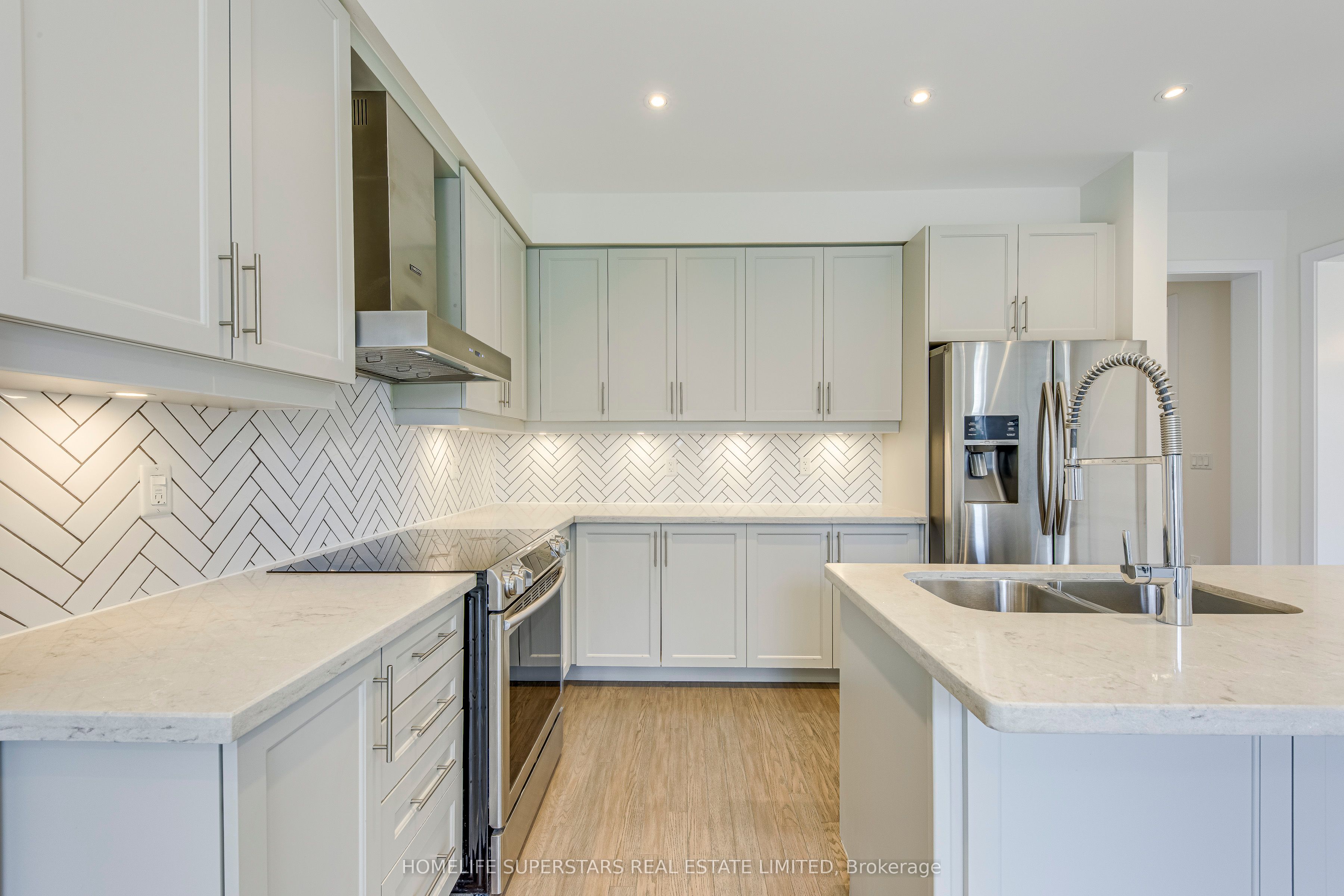 15 Dalecrest Road