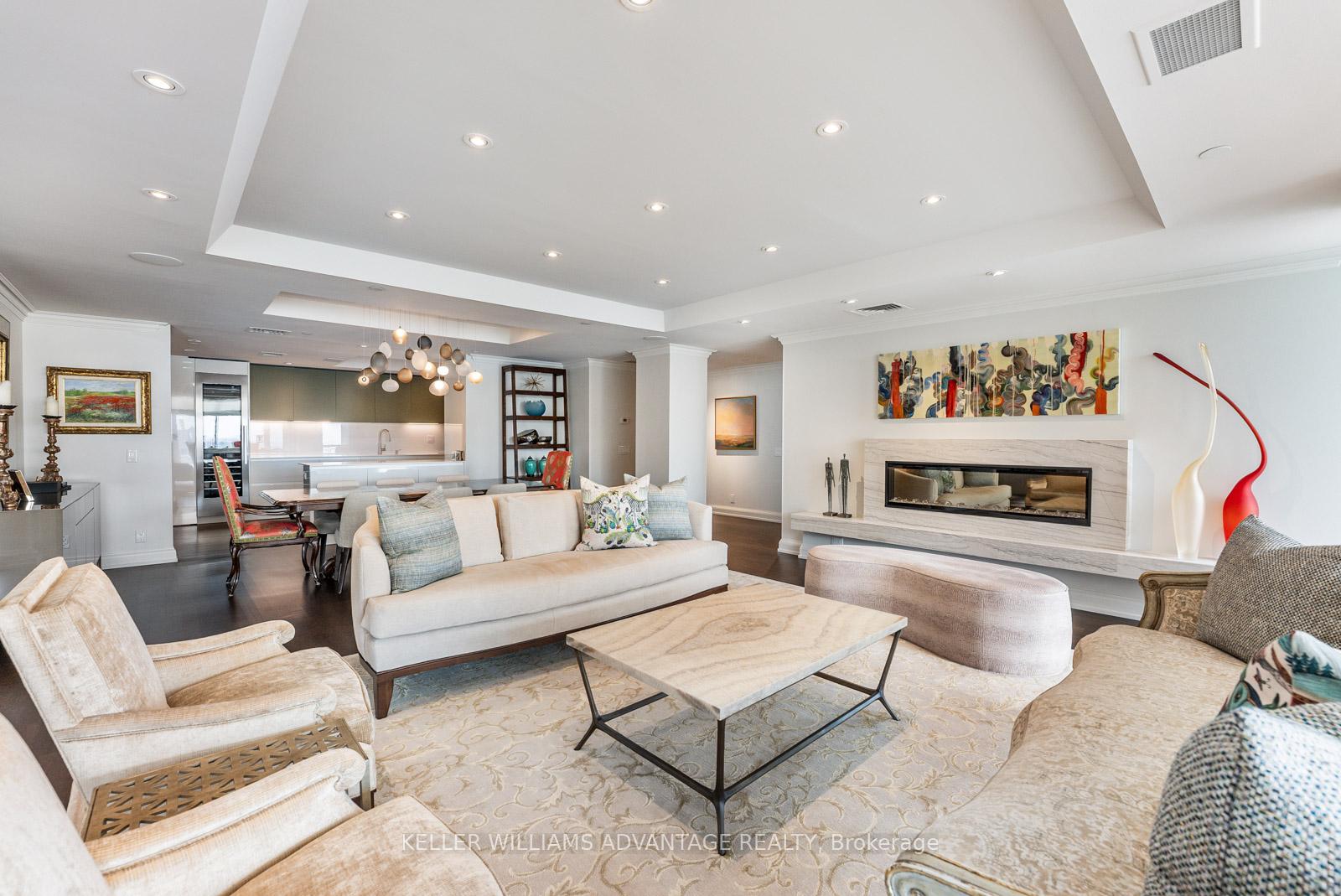 5 Bedrooms Condo at 211 Queens, Toronto For sale