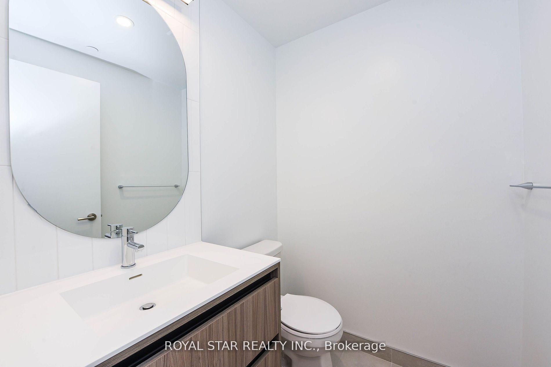 2 Bedrooms Condo at 7950 Bathurst, Vaughan For sale