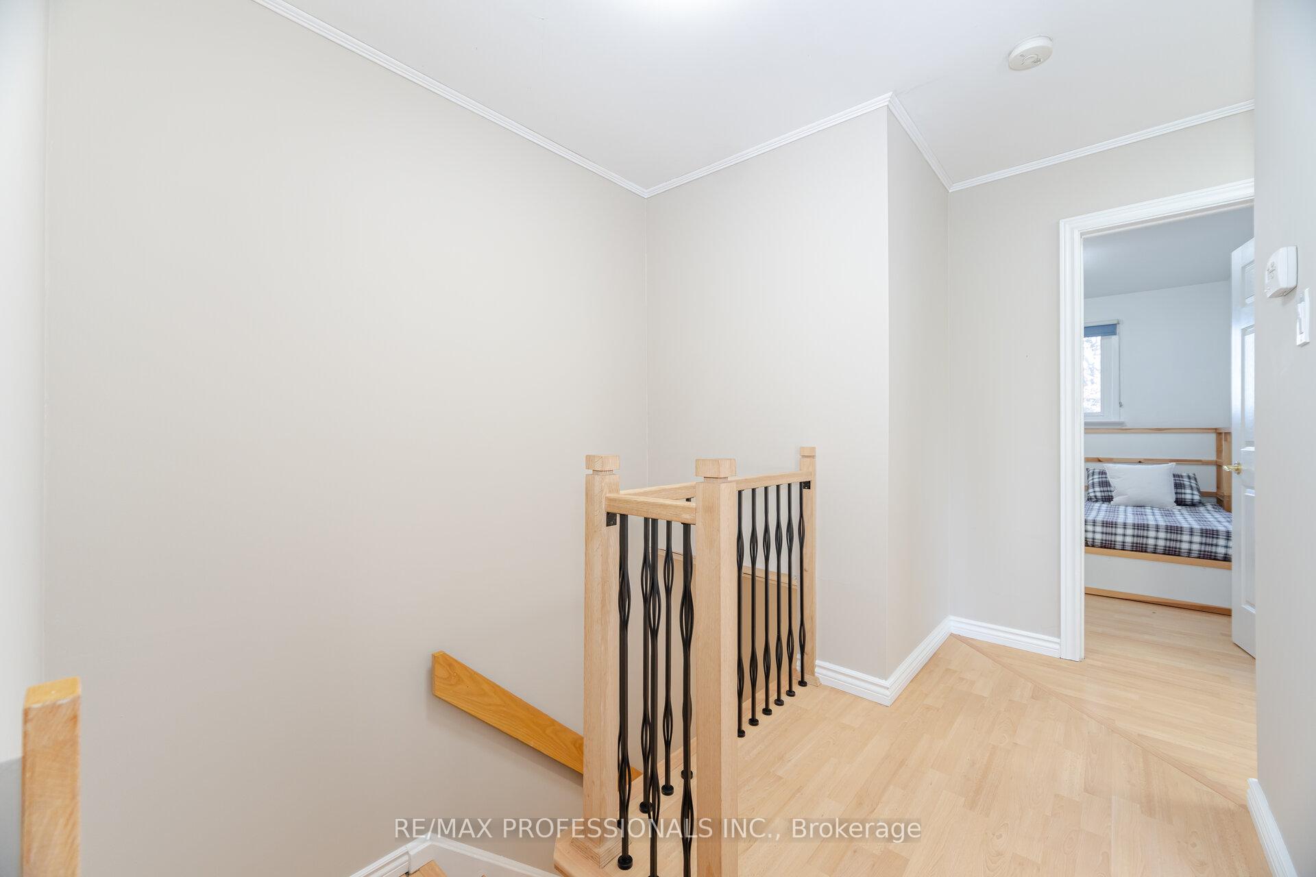 3 Bedrooms Condo at 582 Renforth, Toronto For sale