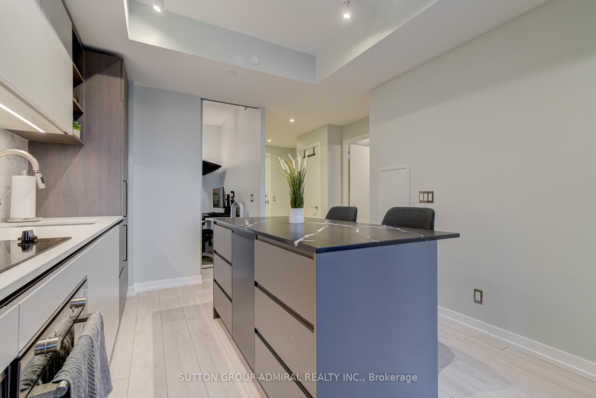 2 Bedrooms Condo at 55 Mercer,  Toronto For sale