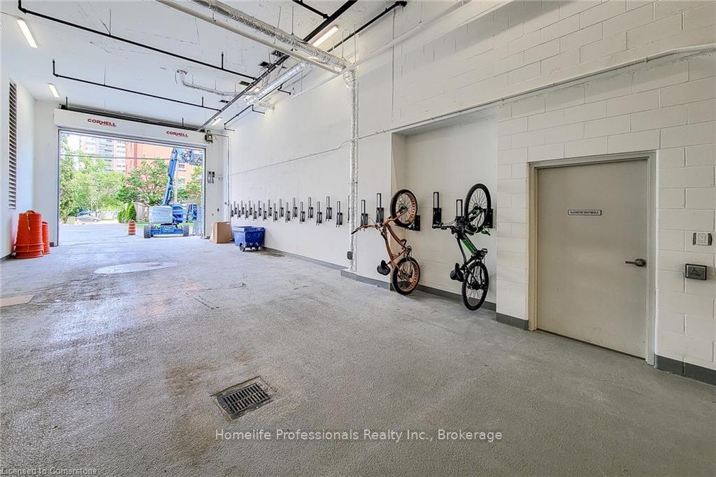 1 Bedroom Condo at 370 Martha,  Burlington For sale