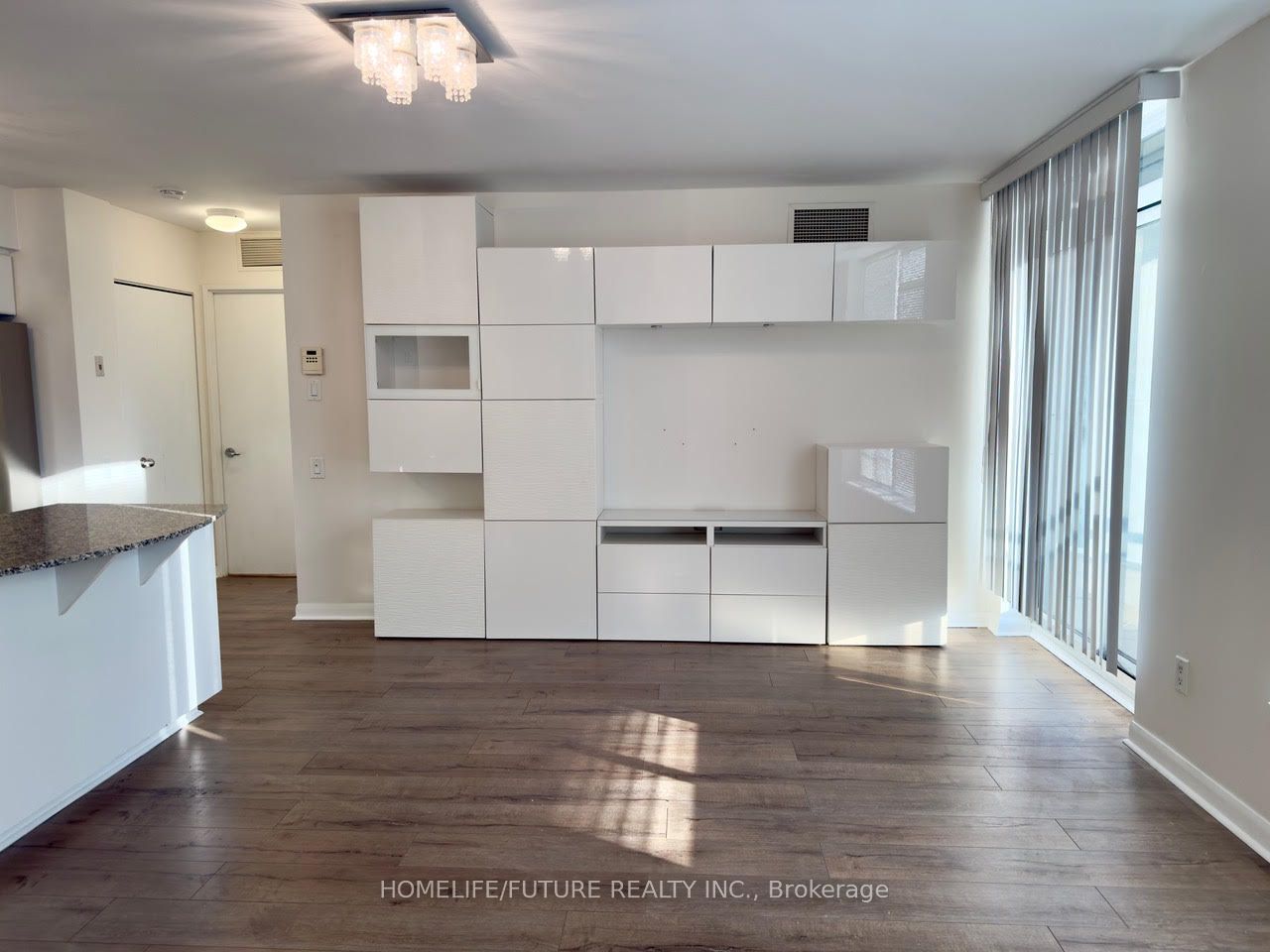33 Sheppard Avenue E, #806