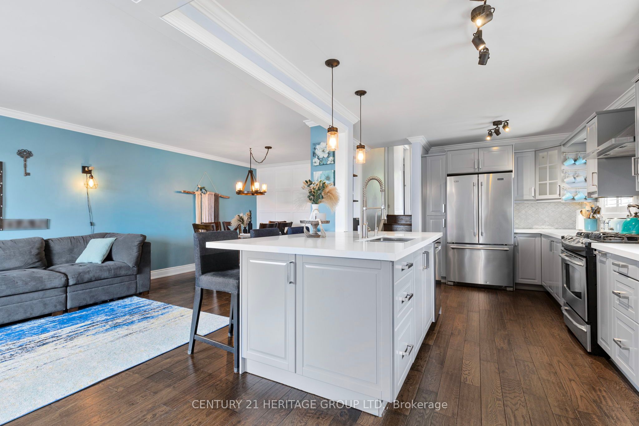 53 Turner Court, Bradford West Gwillimbury, ON L3Z 2W7