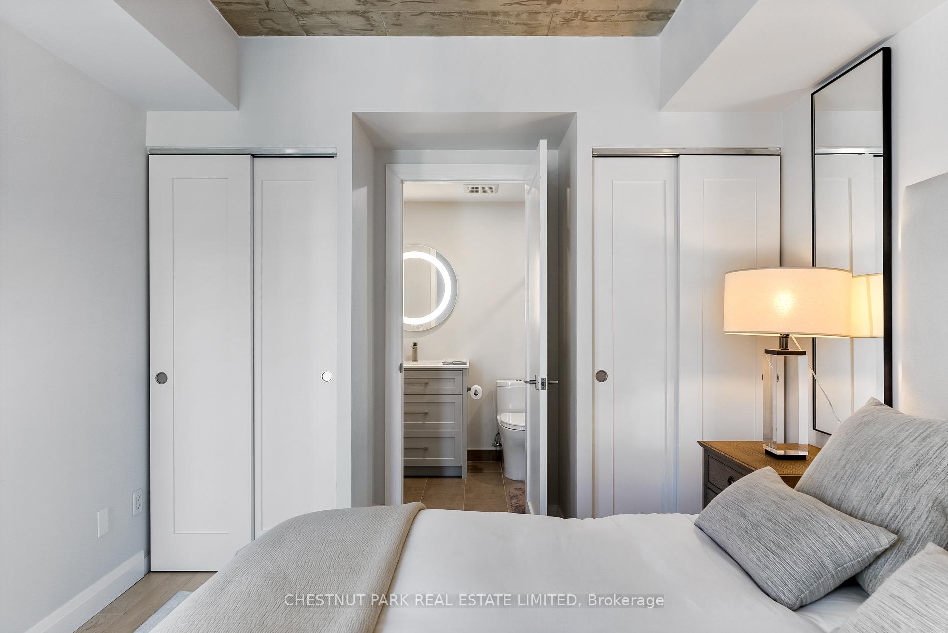 2 Bedrooms Condo at 285 Mutual, Toronto For sale
