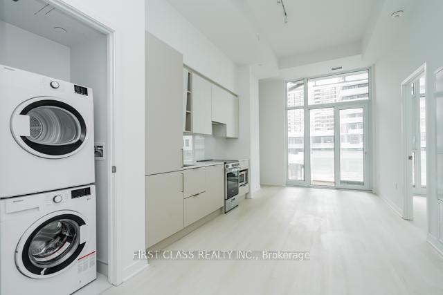 2 Bedrooms Condo at 3900 Confederation, Mississauga For sale