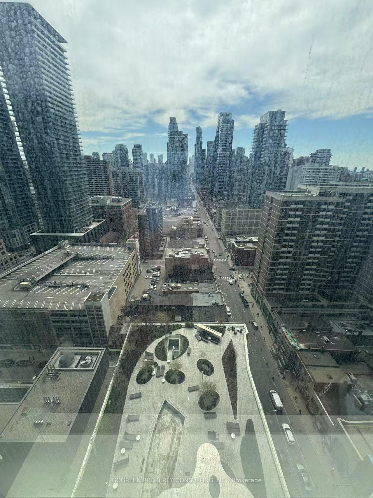 2 Bedrooms Condo at 1 Bloor,  Toronto For sale