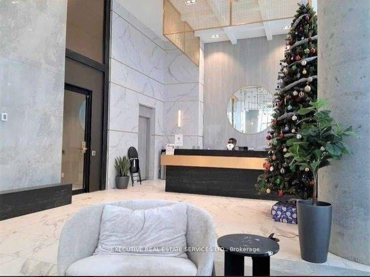 3 Bedrooms Condo at 5 Buttermill, Vaughan For sale