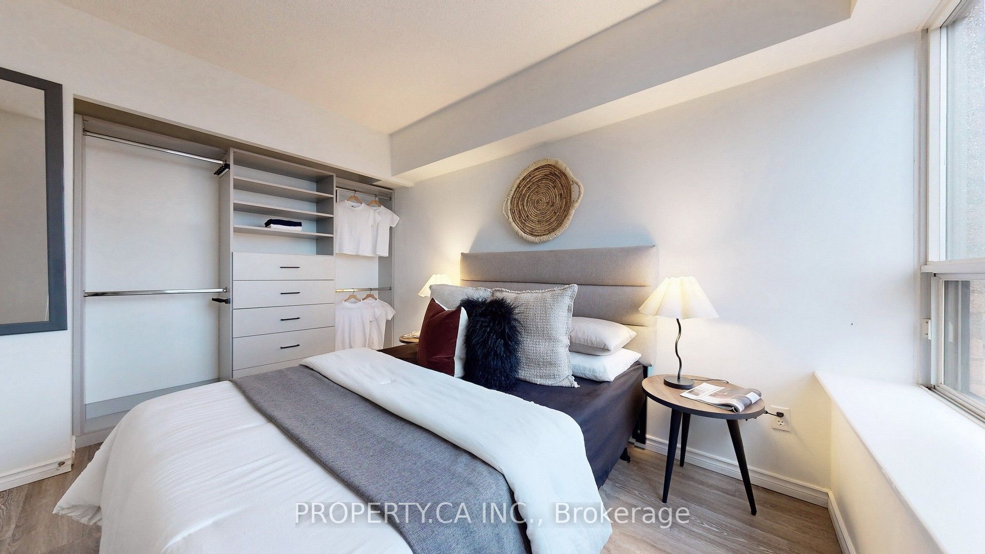140 Bathurst Street, #Ph02
