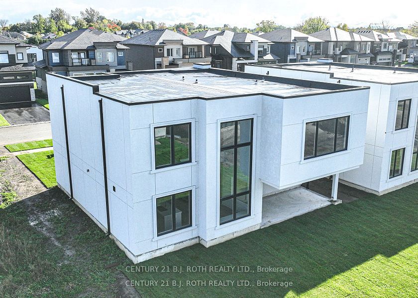 3781 Sunbank Crescent, Severn, ON L3V 6H3