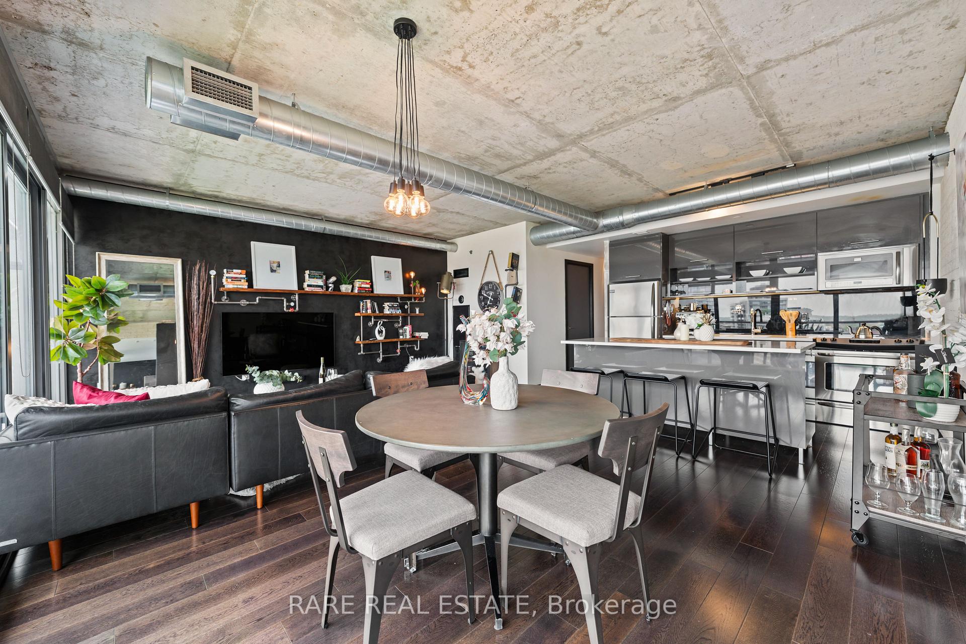 2 Bedrooms Condo at 32 Trolley, Toronto For sale
