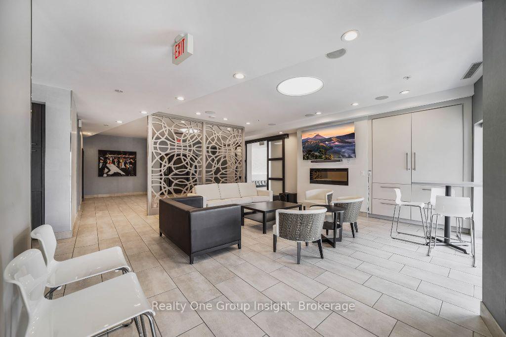 1 Bedroom Condo at 551 Maple,  Burlington For sale