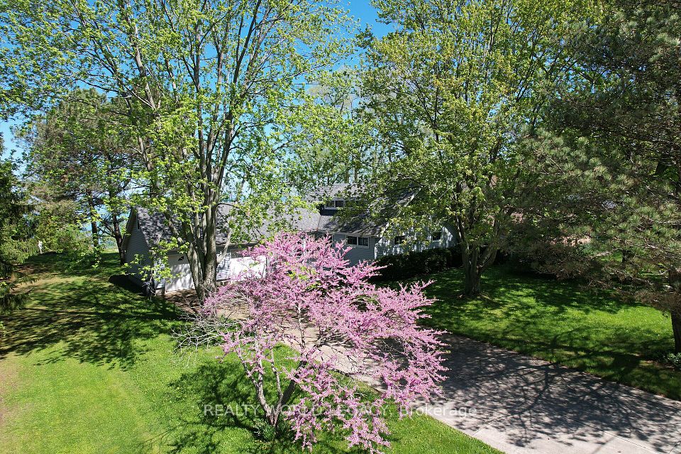 4718 Lakeside