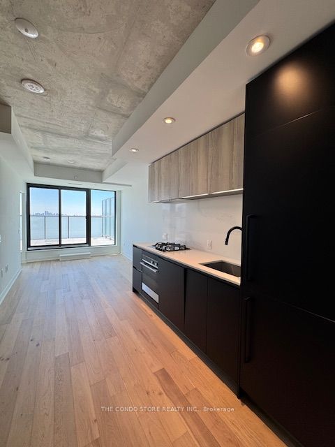 2625 Dundas