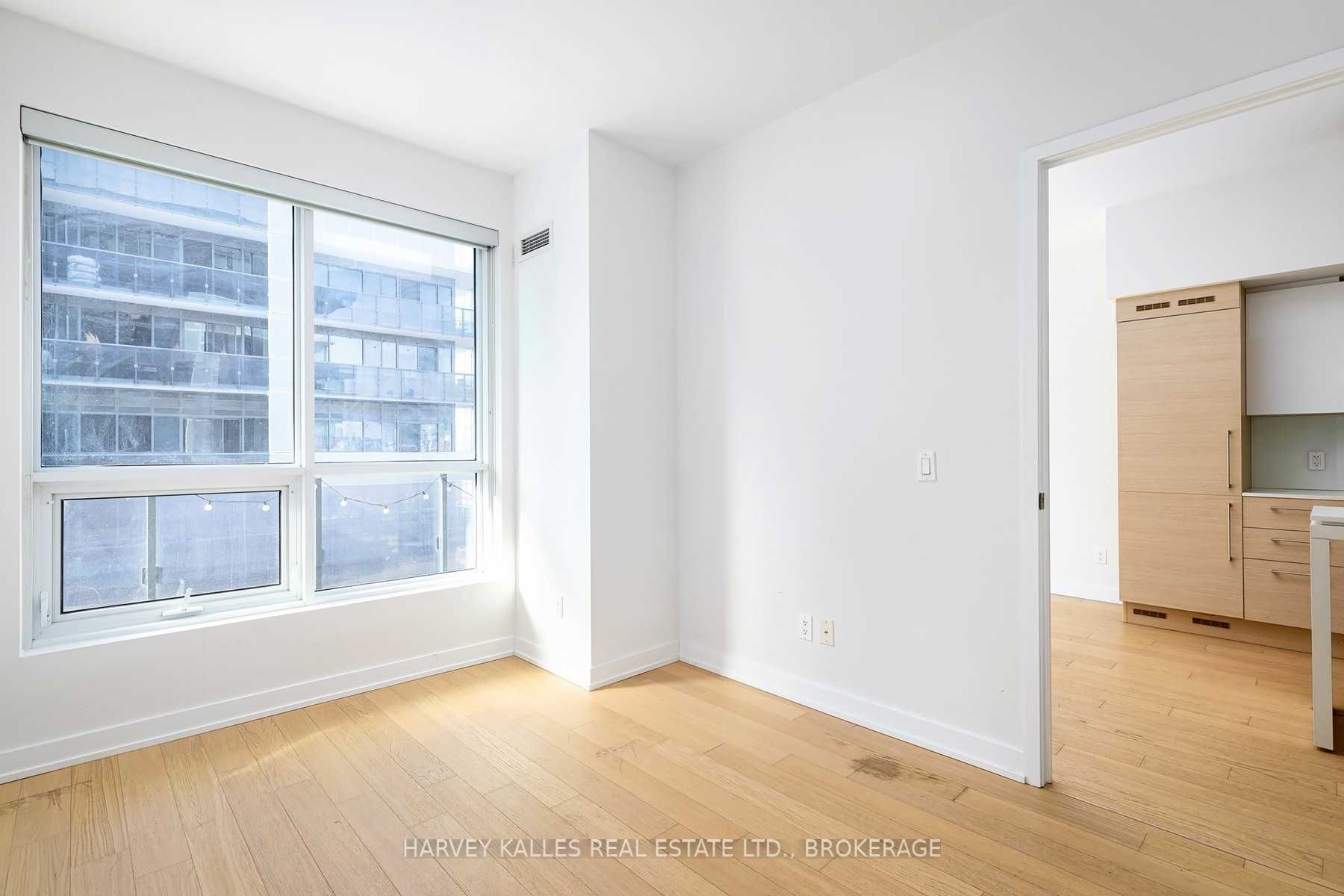 1030 King Street W 1002