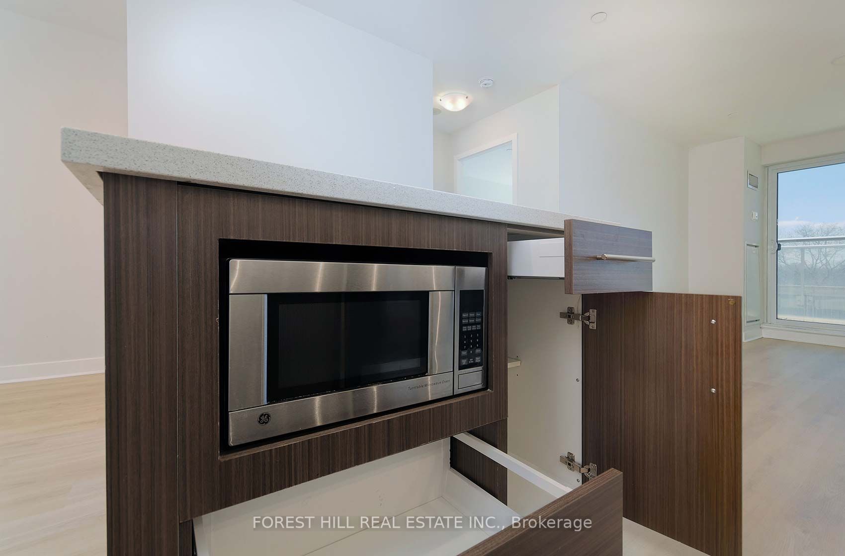 58 Orchard View Boulevard, #401