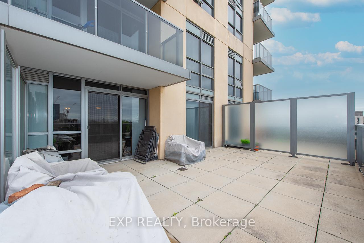 2 Bedrooms Condo at 1 Michael Power, Toronto For sale