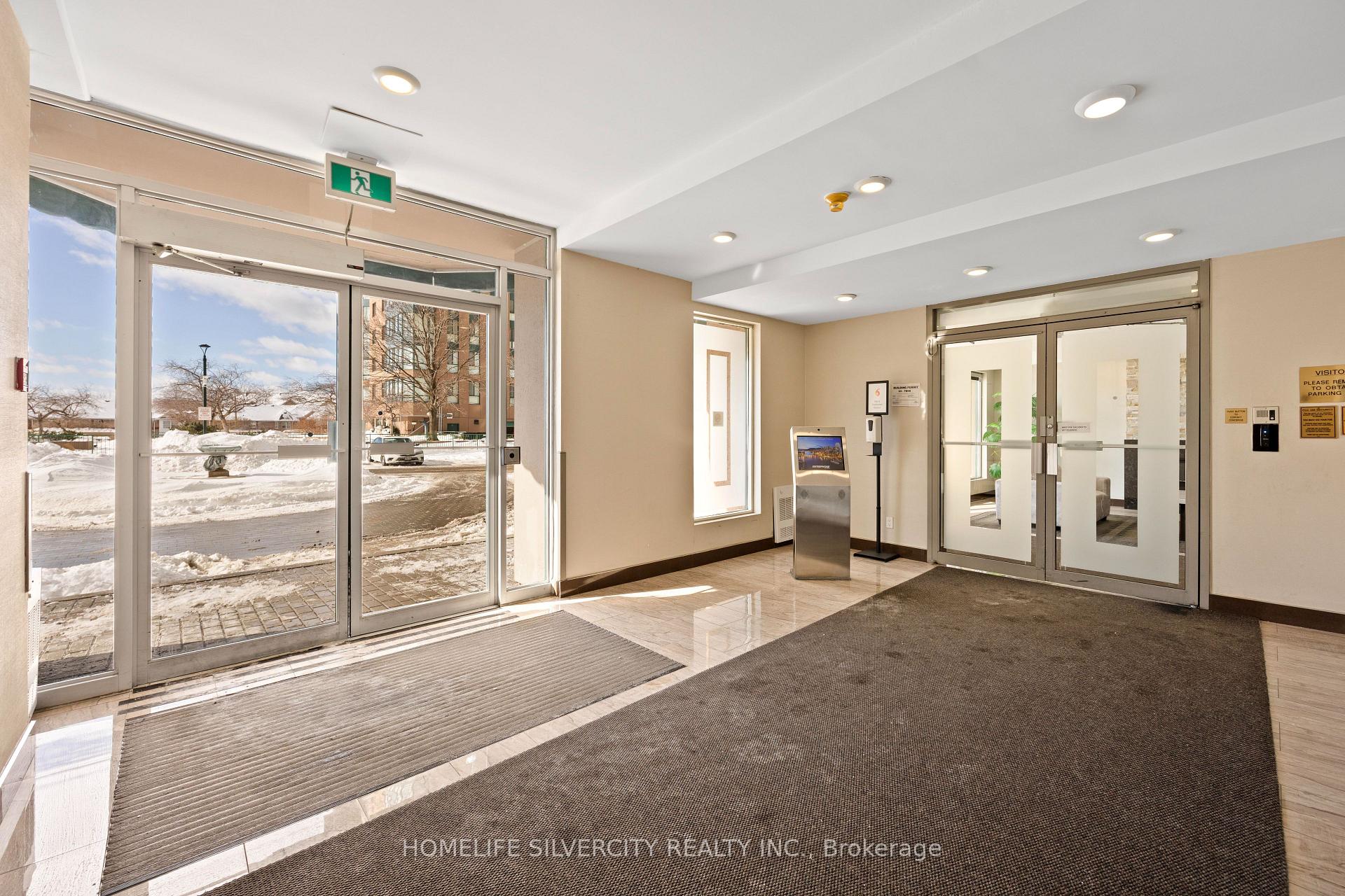 3 Bedrooms Condo at 145 Hillcrest, Mississauga For sale