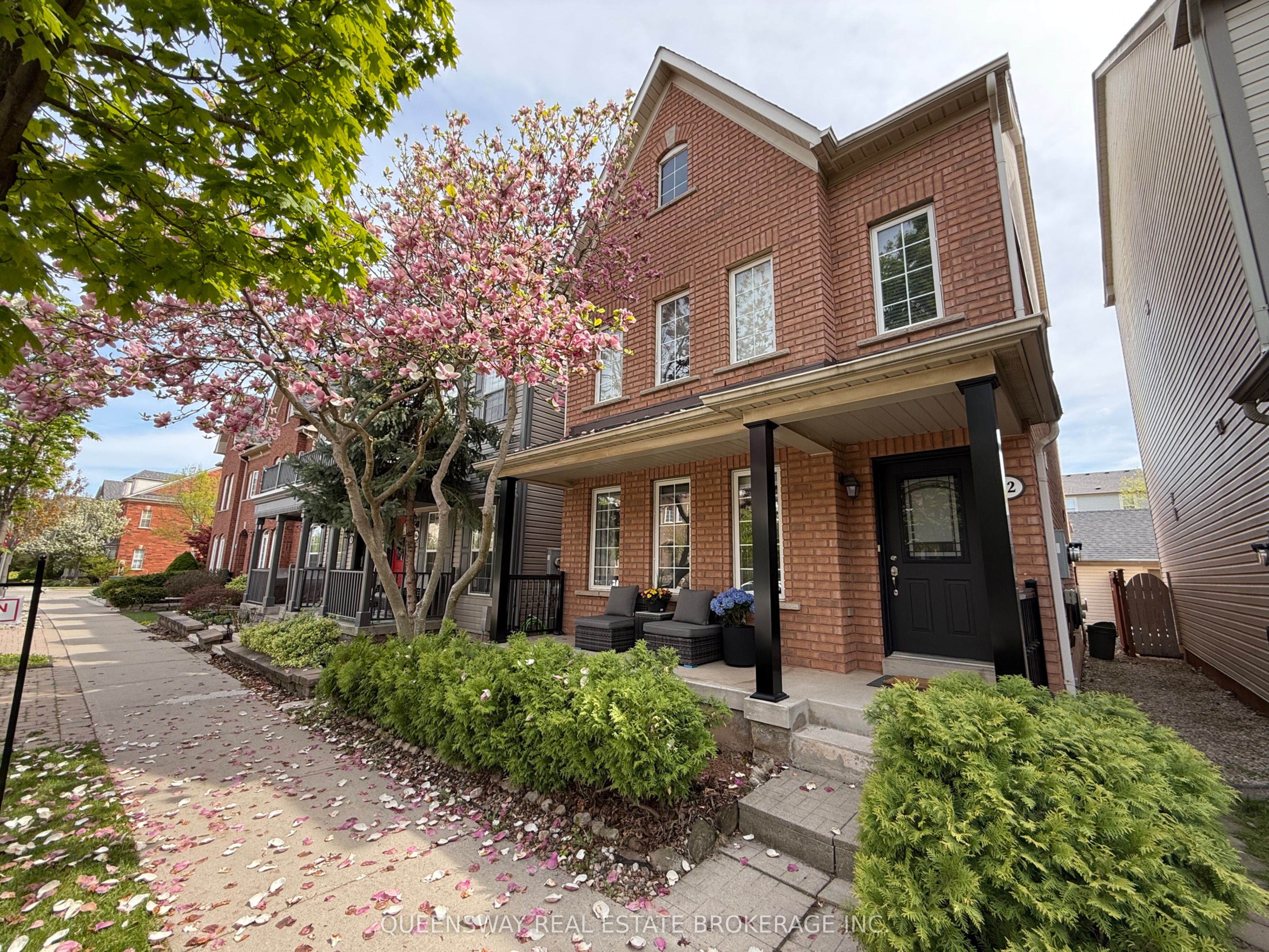 82 Roxton Road
