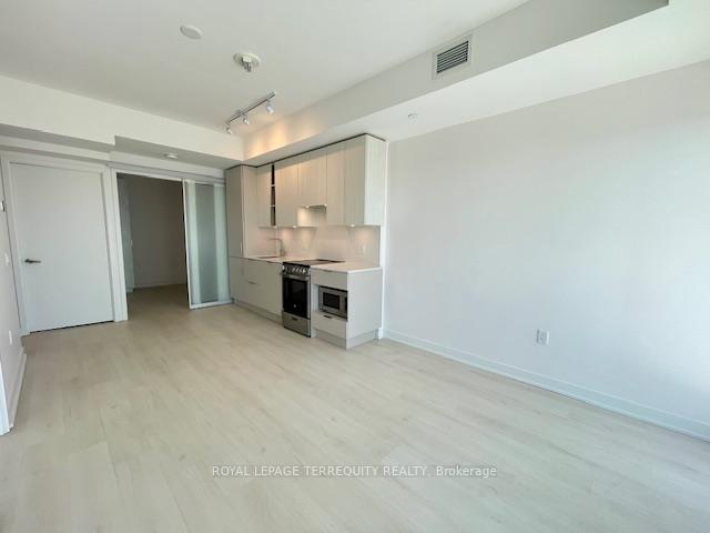 2 Bedrooms Condo at 3900 Confederation, Mississauga For sale