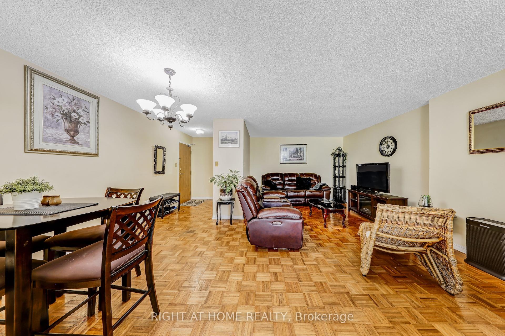 3 Bedrooms Condo at 1665 Victoria Park, Toronto For sale