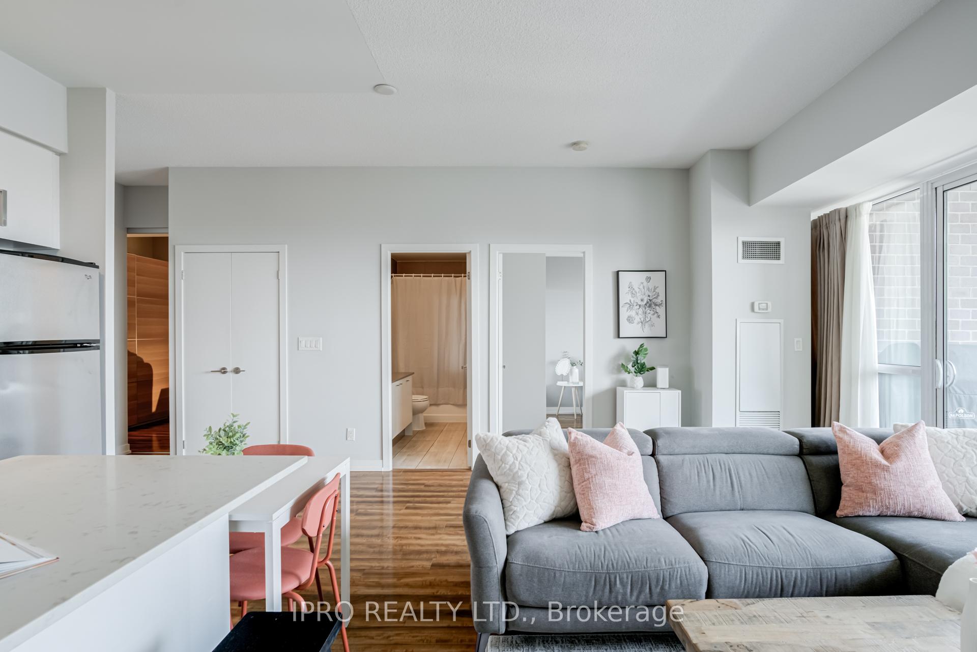 2 Bedrooms Condo at 5101 Dundas, Toronto For sale