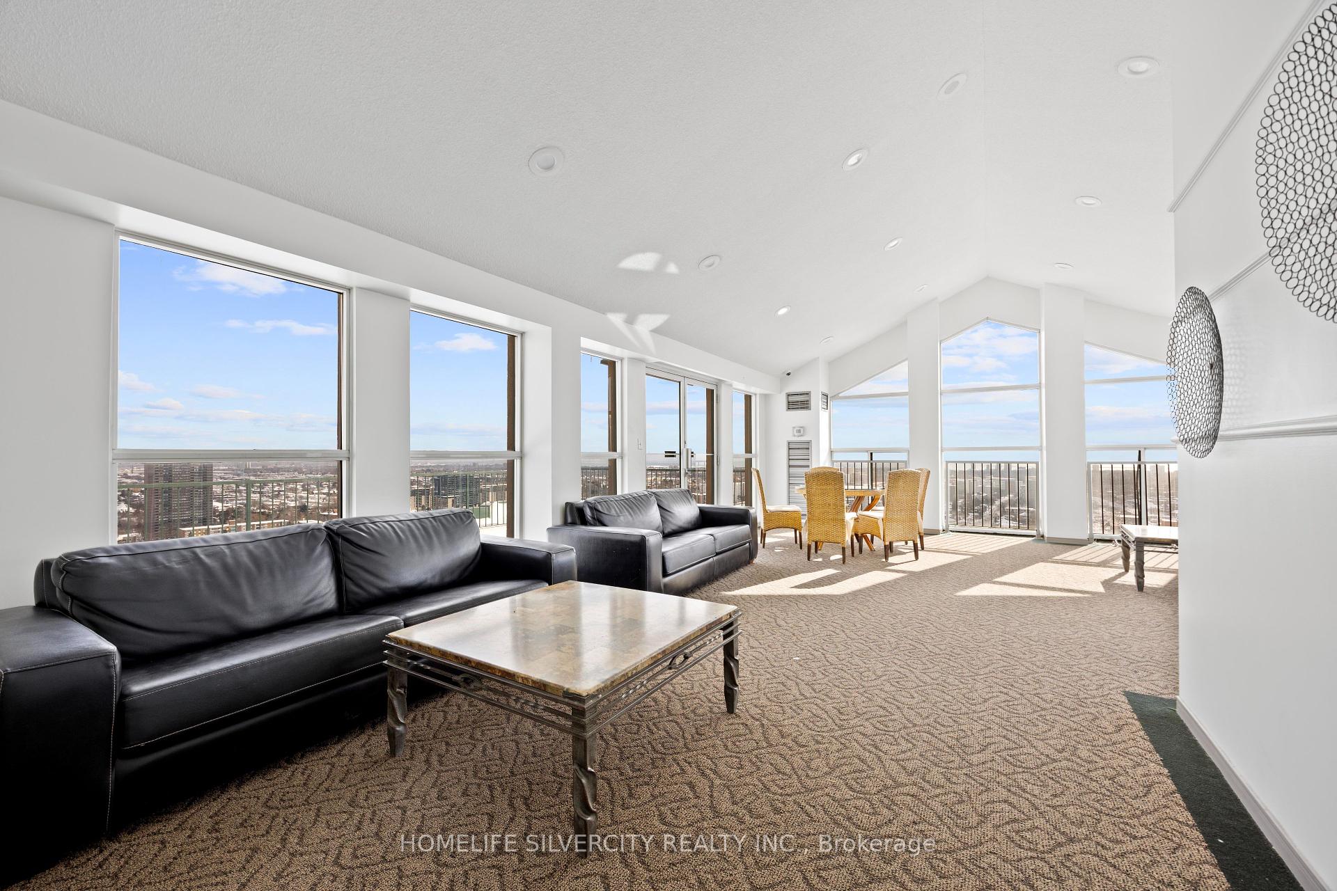 3 Bedrooms Condo at 145 Hillcrest, Mississauga For sale