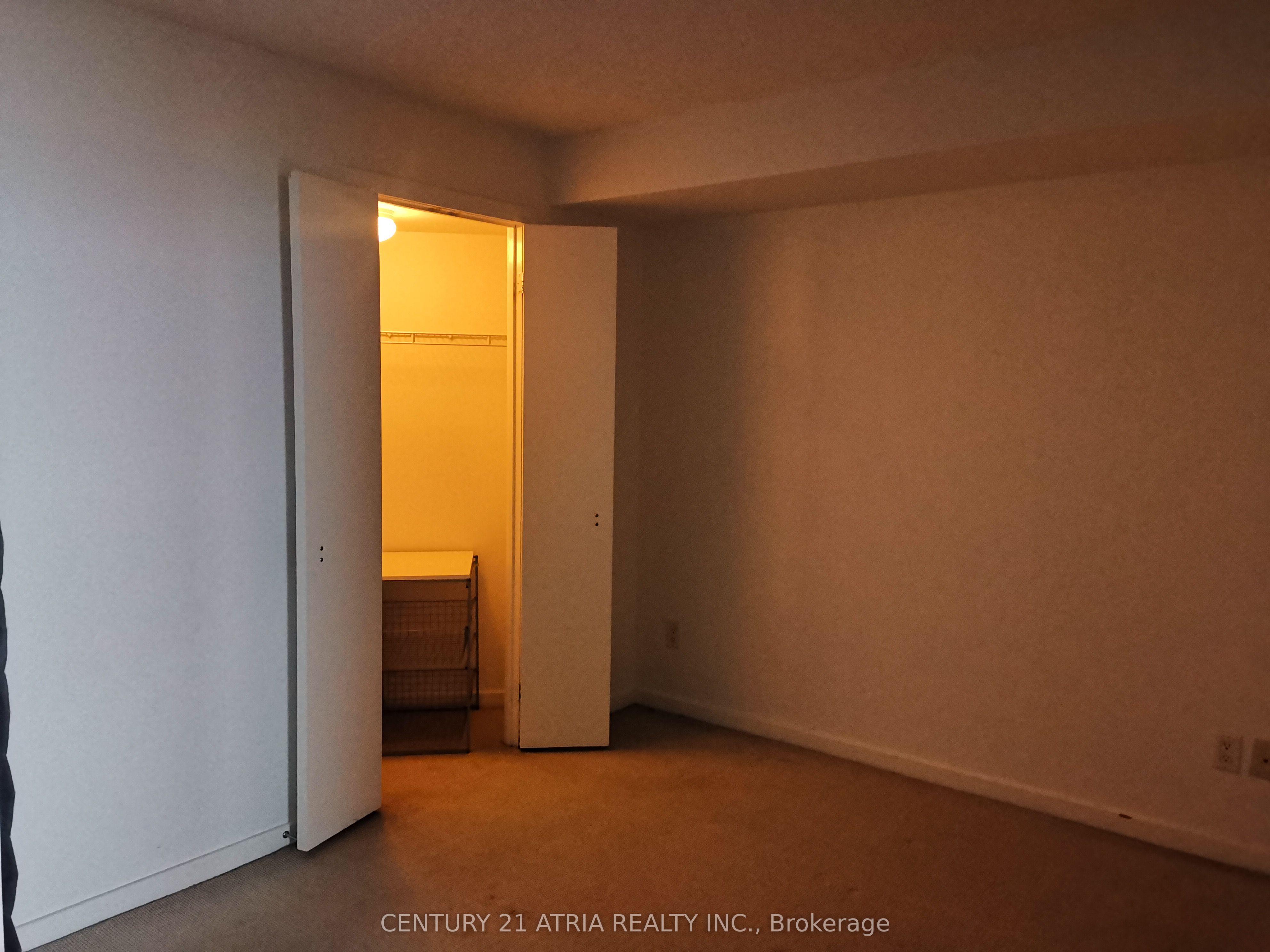 208 Queens Quay W, #1805