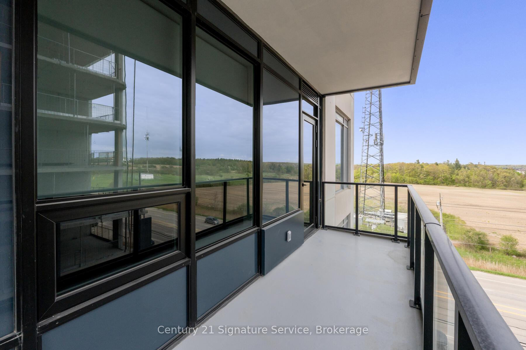 2 Bedrooms Condo at 3220 William Coltson, Oakville For sale
