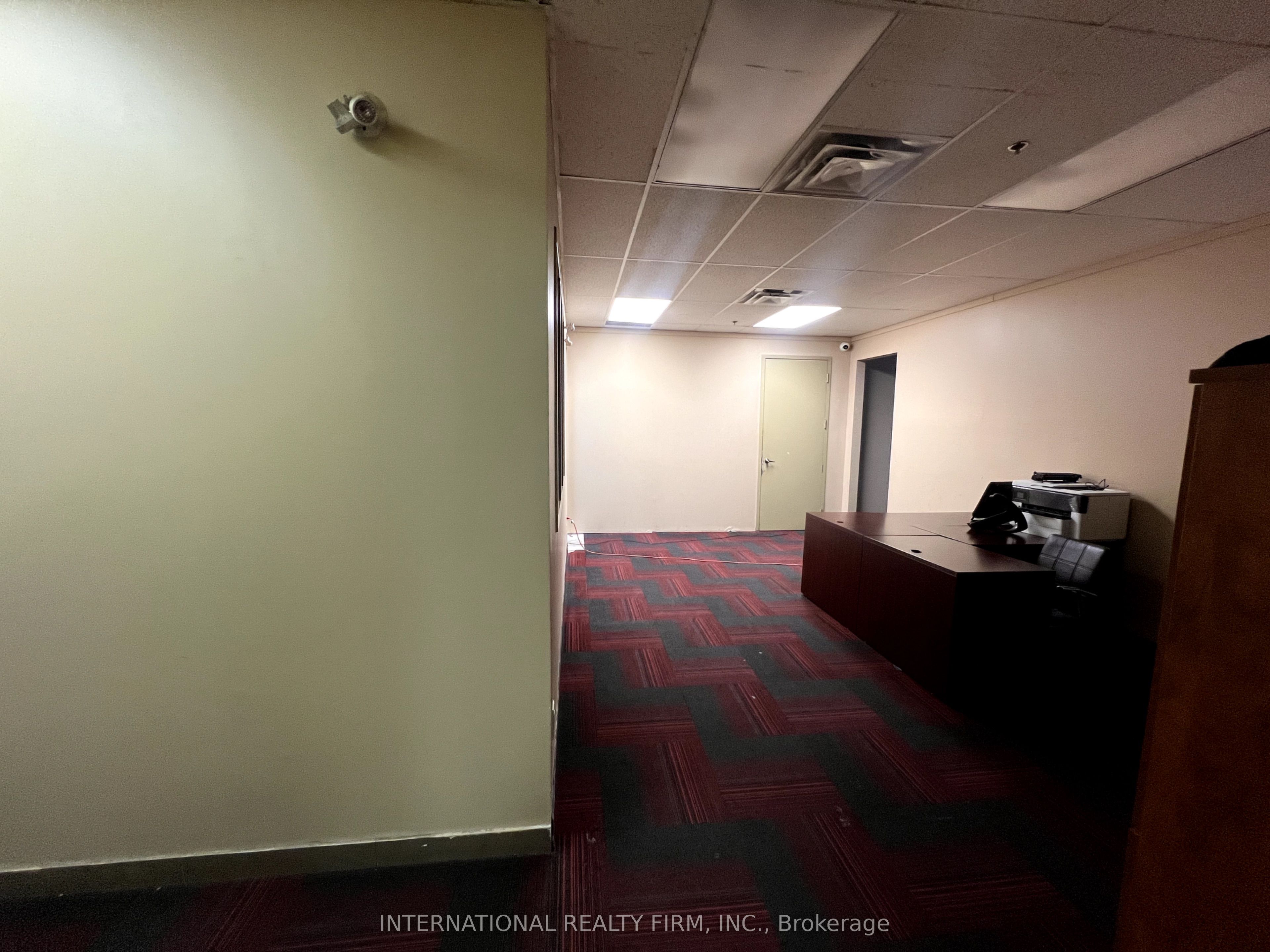 31 Conair Parkway, #1B
