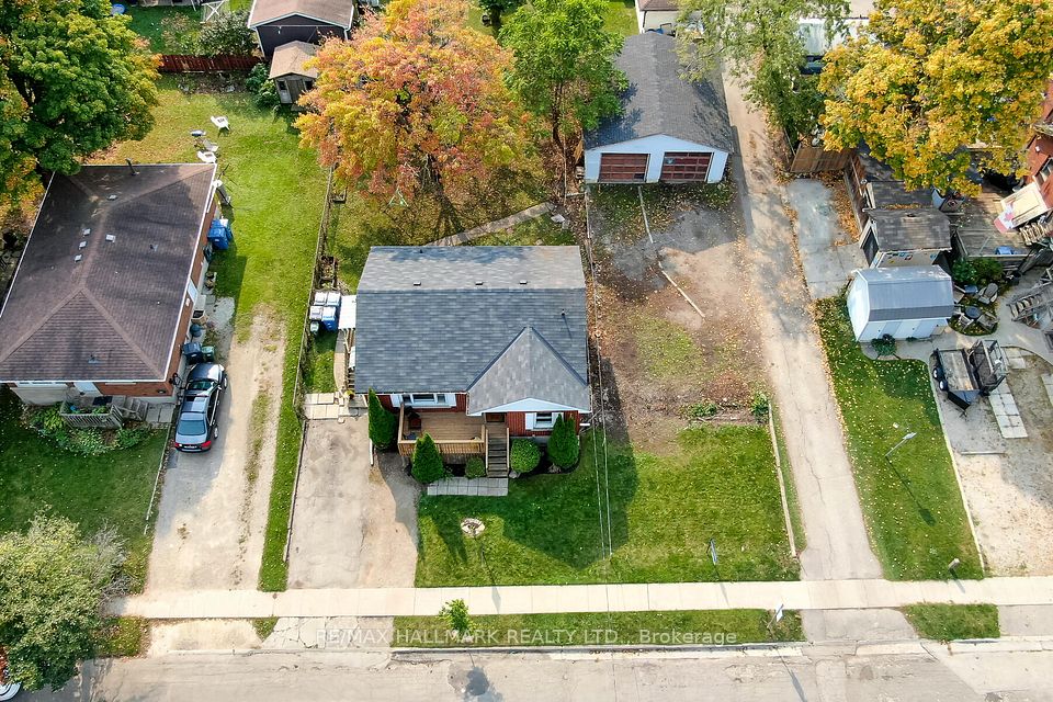 9 Lawrence Avenue, Guelph, ON N1E 5Y4
