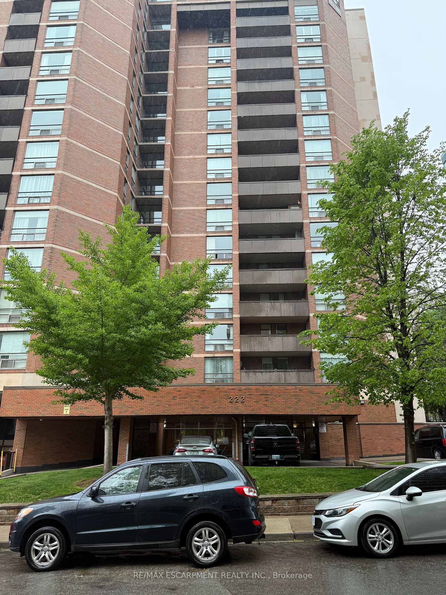 2 Bedrooms Condo at 222 Jackson, Hamilton For sale
