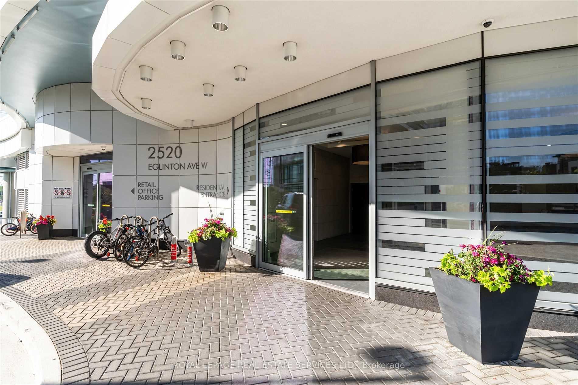 2 Bedrooms Condo at 2520 Eglinton, Mississauga For sale