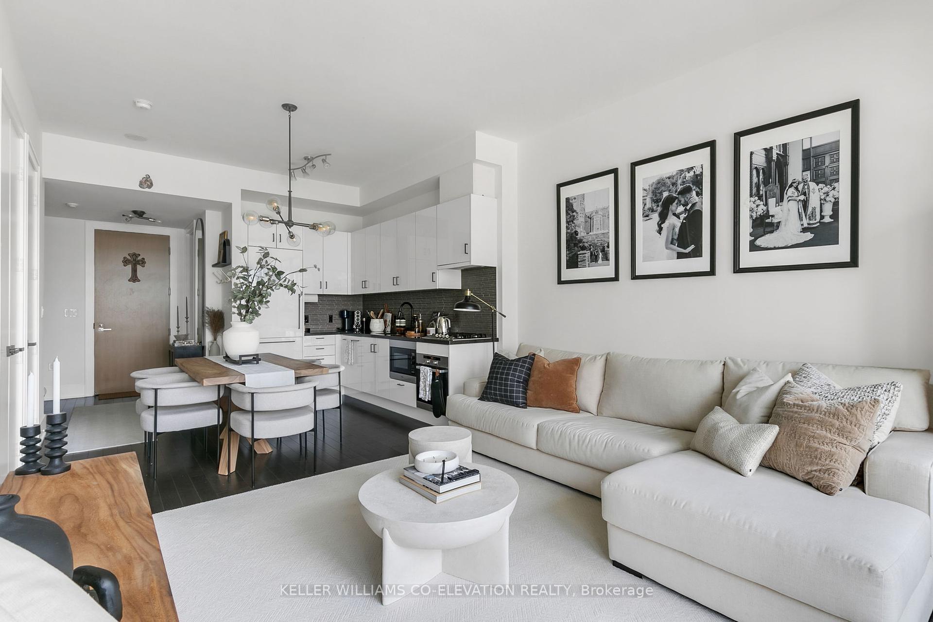 2 Bedrooms Condo at 39 Queens, Toronto For sale