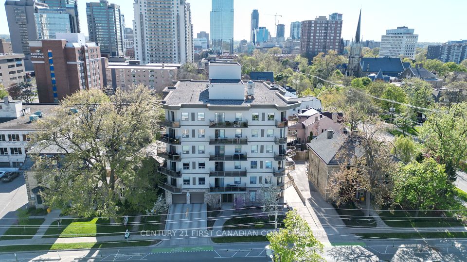 435 Colborne