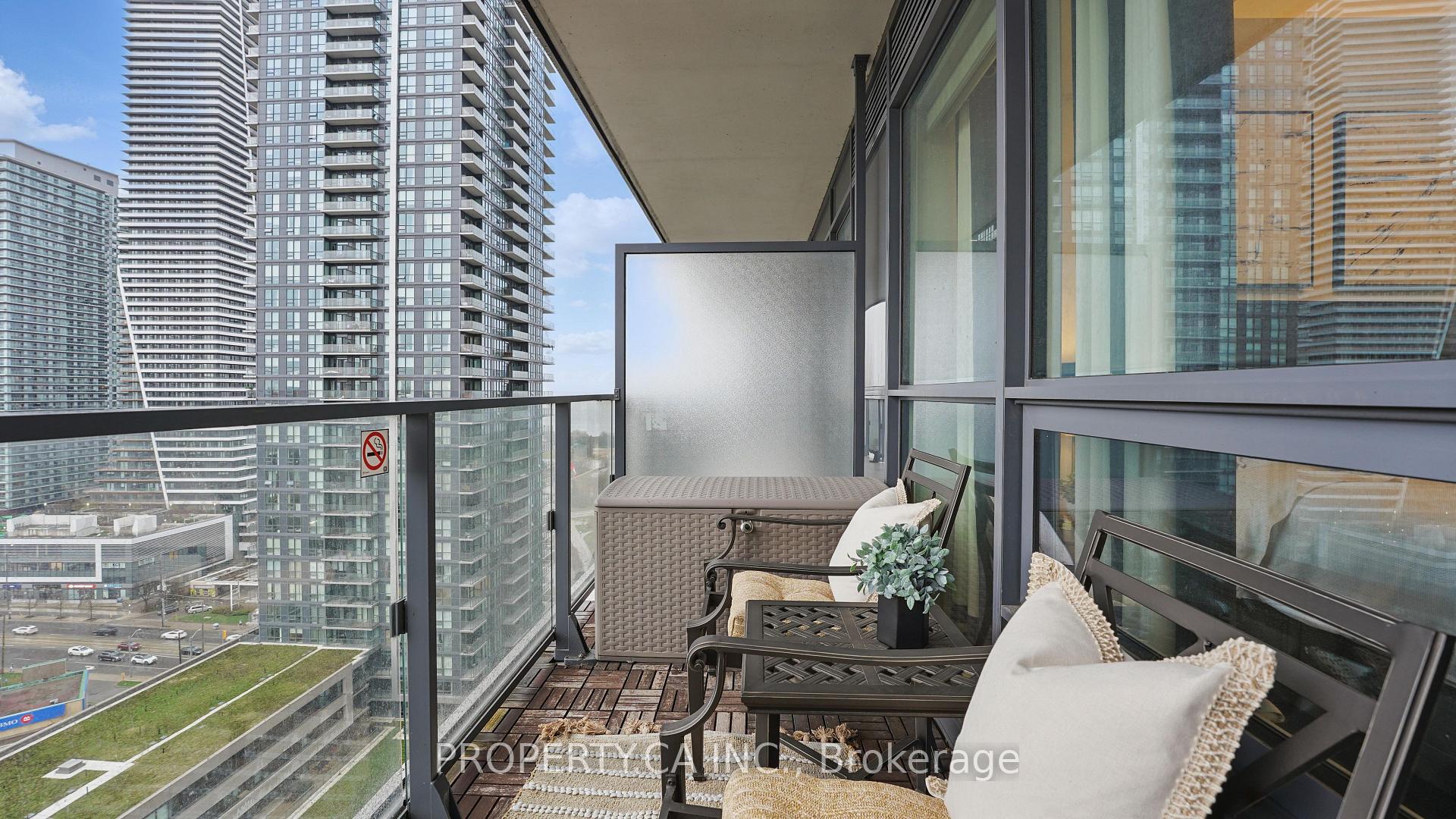 2 Bedrooms Condo at 2220 Lakeshore,  Toronto For sale