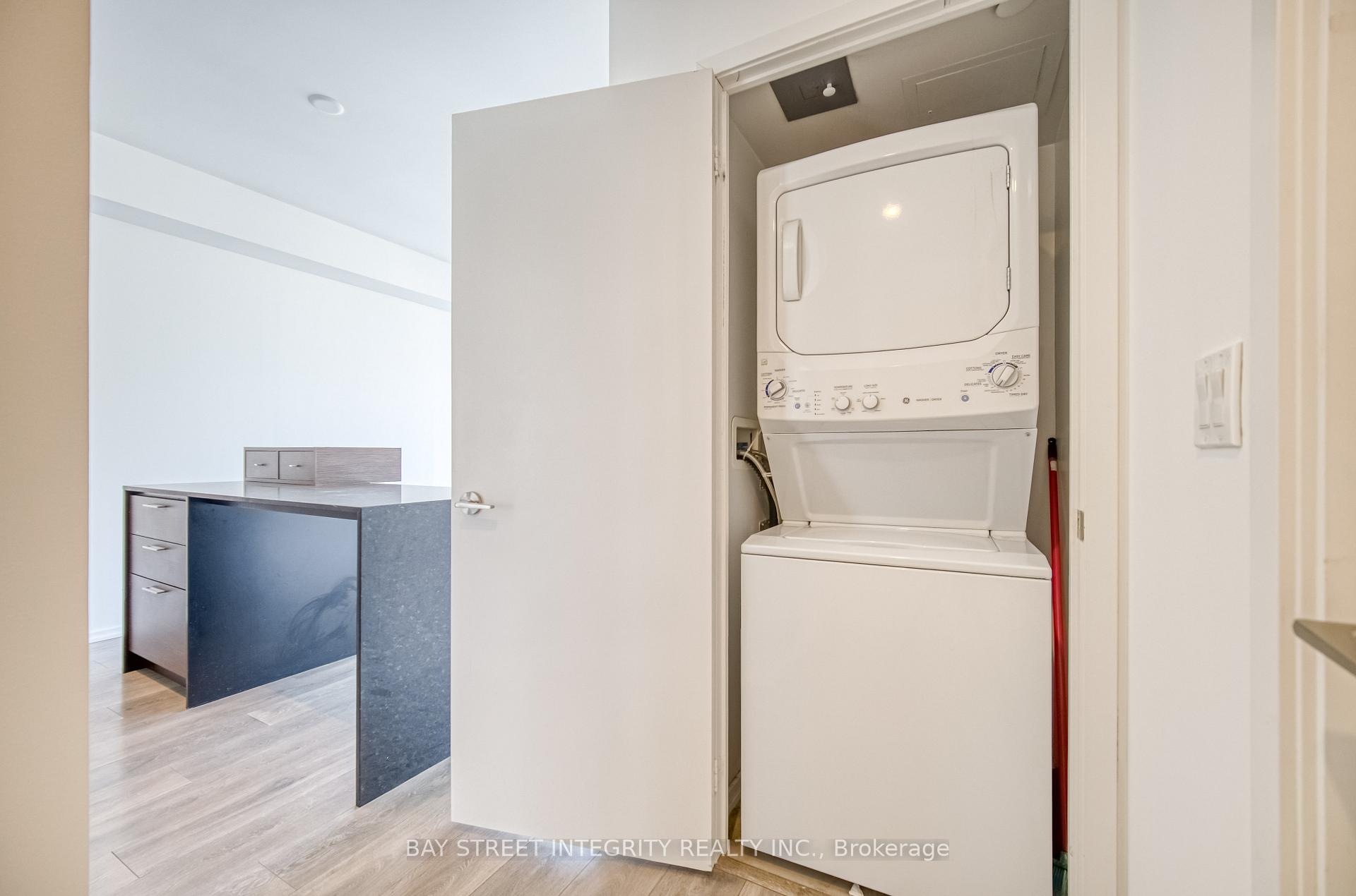 1 Bedroom Condo at 75 St Nicholas, Toronto For sale