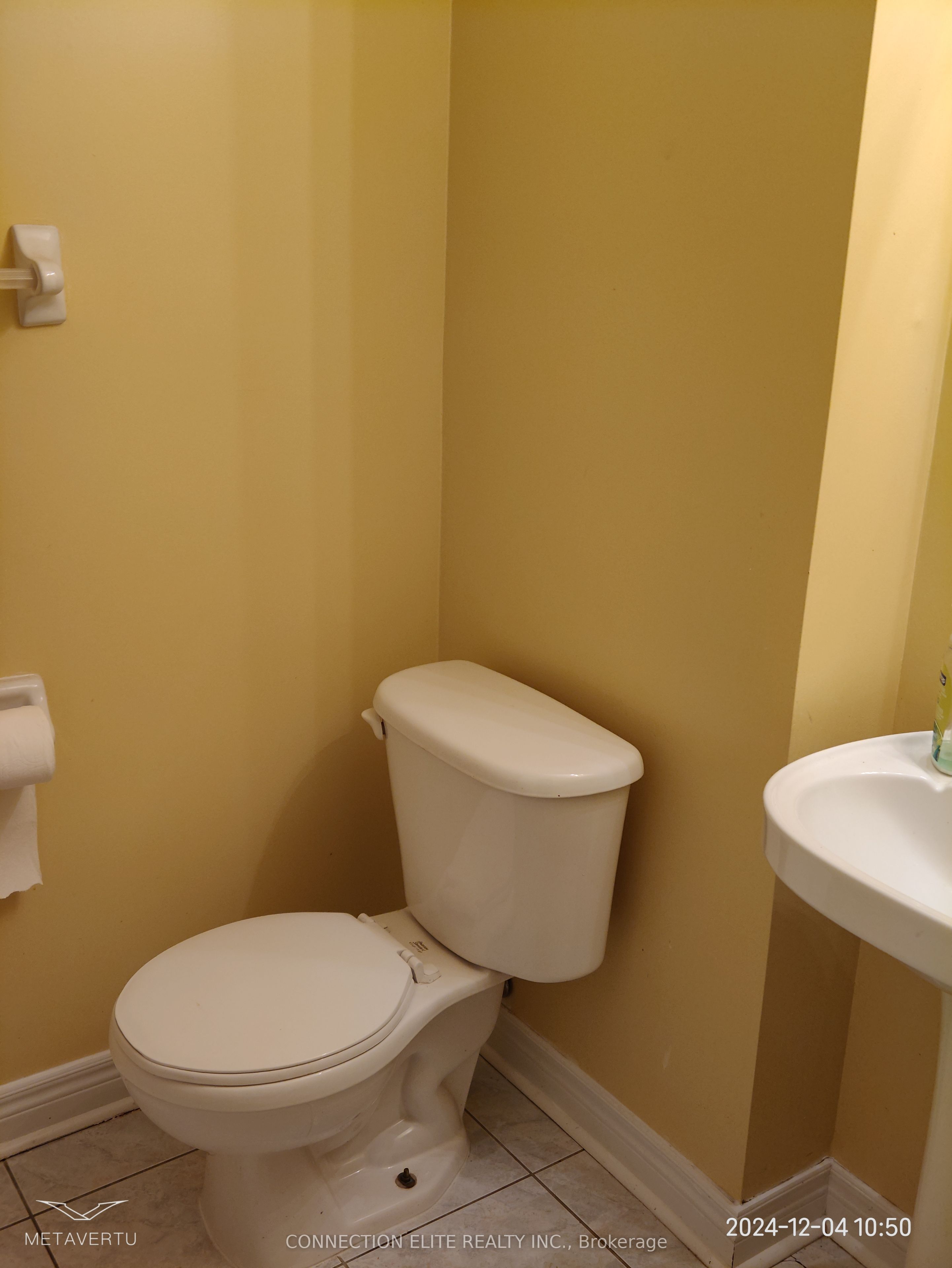 9133 Bayview Avenue, #37