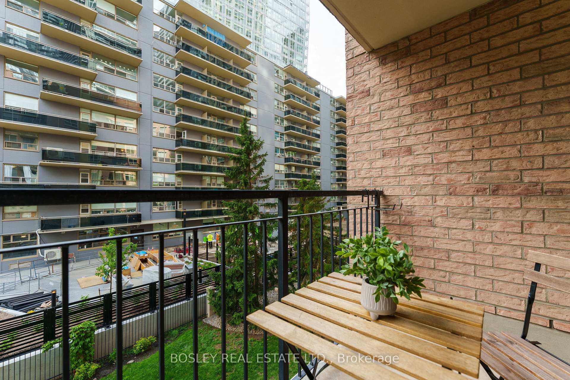 2 Bedrooms Condo at 188 Redpath, Toronto For sale