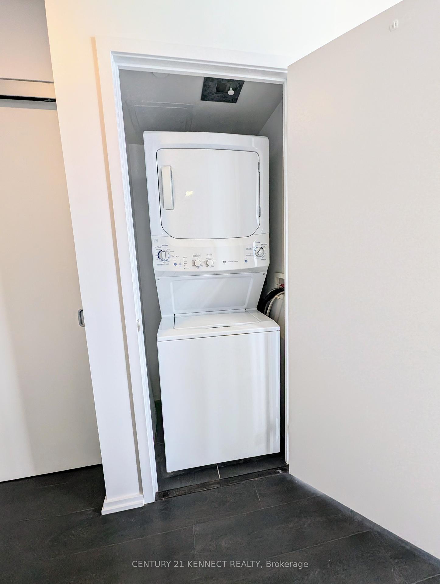 Condo at 75 St Nicholas, Toronto For sale