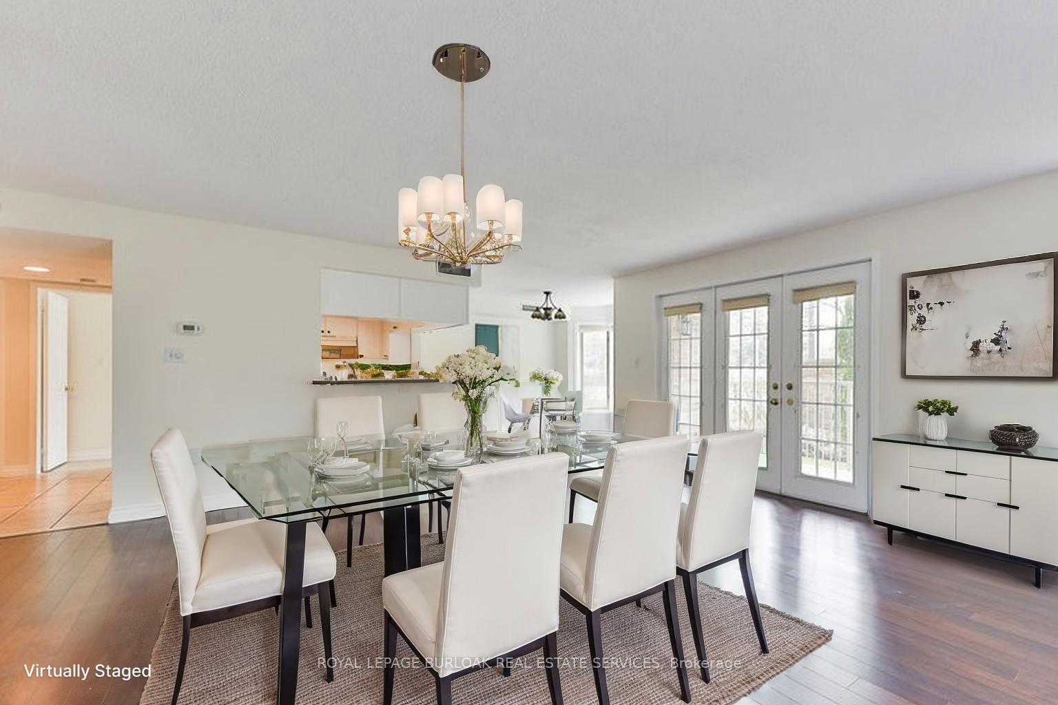 2 Bedrooms Condo at 216E Plains, Burlington For sale