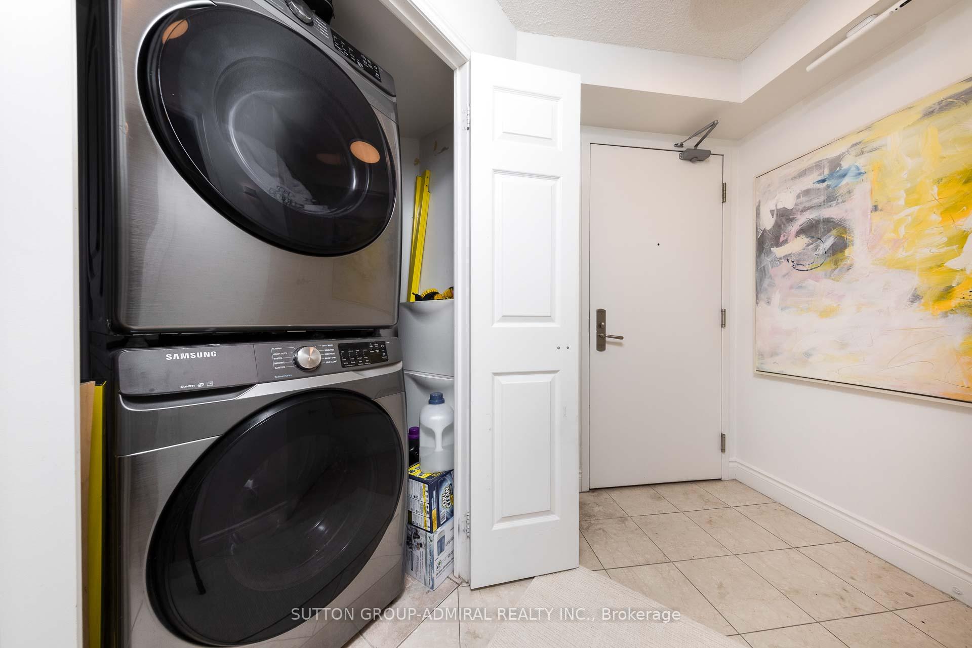 2 Bedrooms Condo at 78 Harrison Garden, Toronto For sale