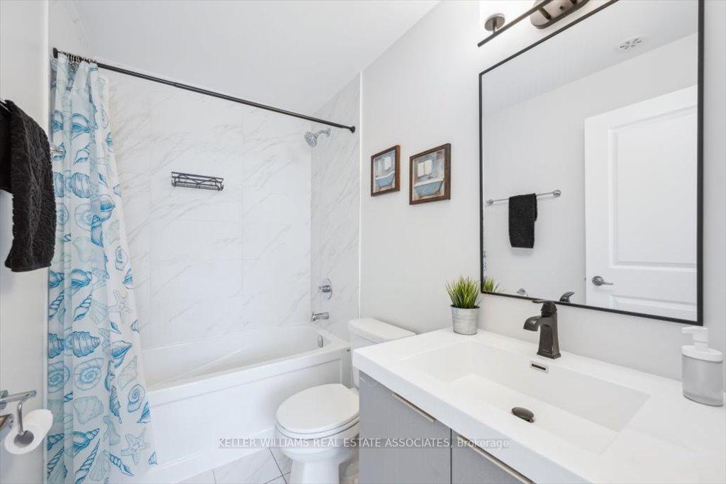 2 Bedrooms Condo at 3058 Sixth,  Oakville For sale