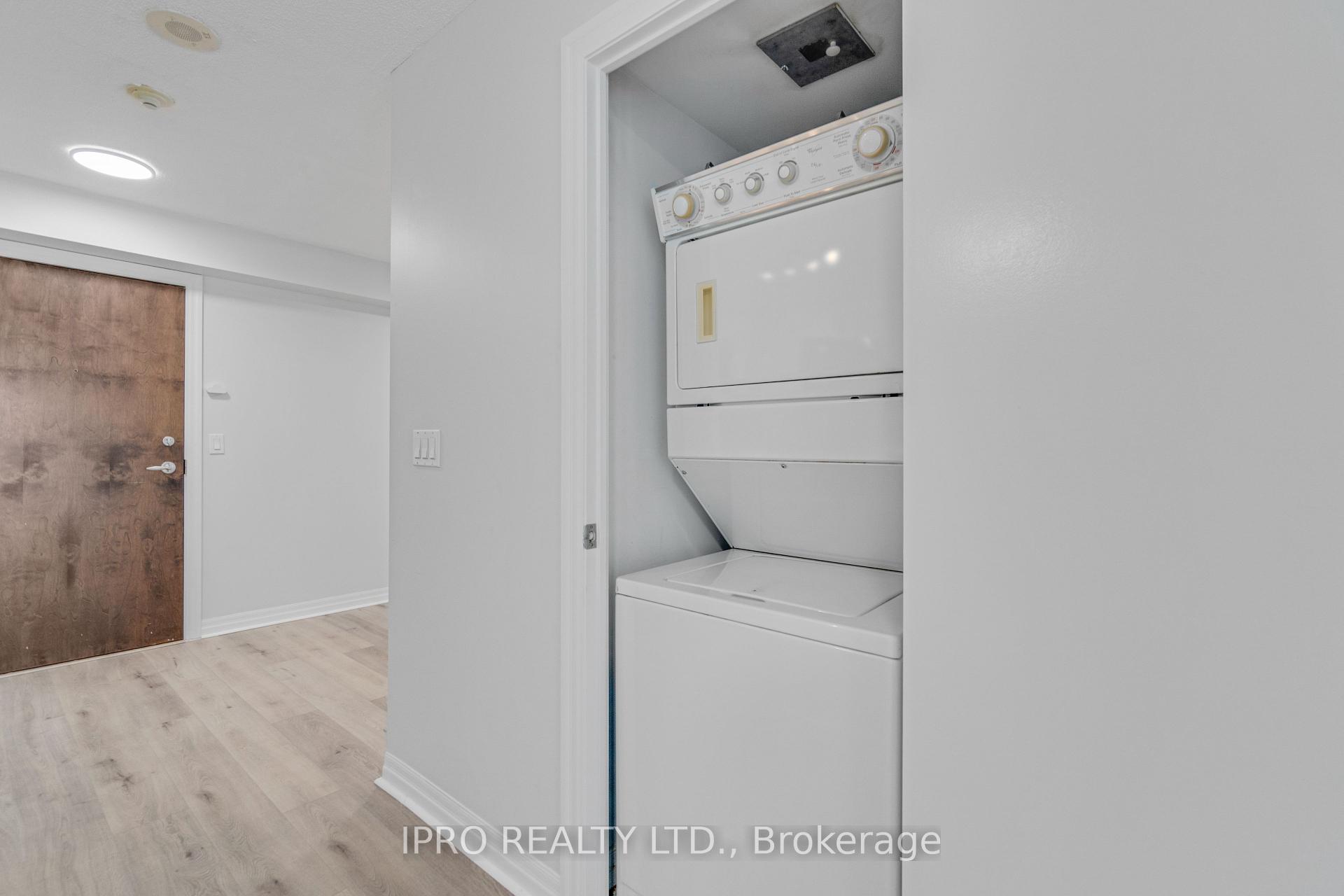 2 Bedrooms Condo at 16 Yonge, Toronto For sale