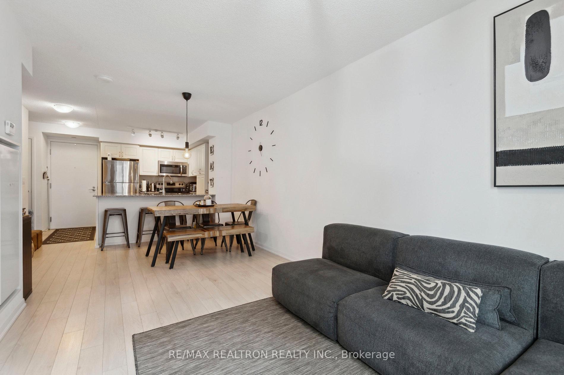 2 Bedrooms Condo at 3091 Dufferin, Toronto For sale