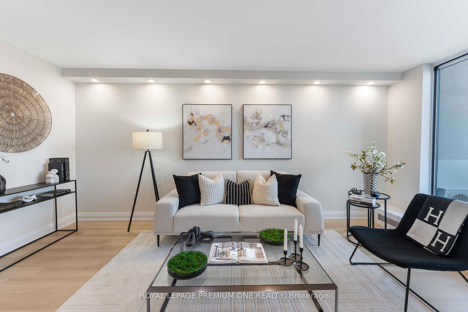 3 Bedrooms Condo at 60 Southport, Toronto For sale